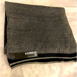 EXPRESS reversible gray black long men’s scarf 72 inches long 9 inches wide NWT